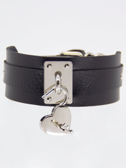 Love In Leather Locking Heart Collar Silver