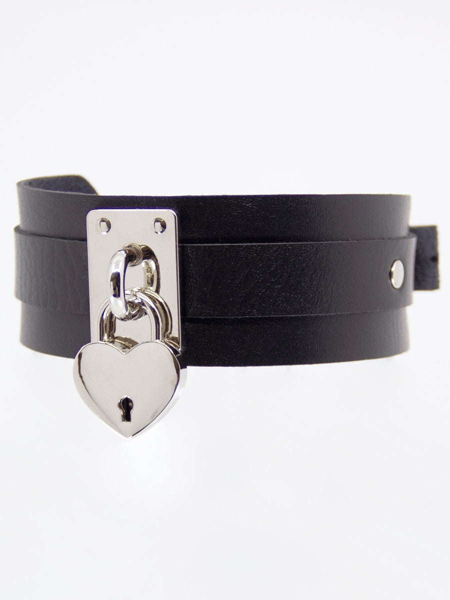 Love In Leather Locking Heart Collar Silver