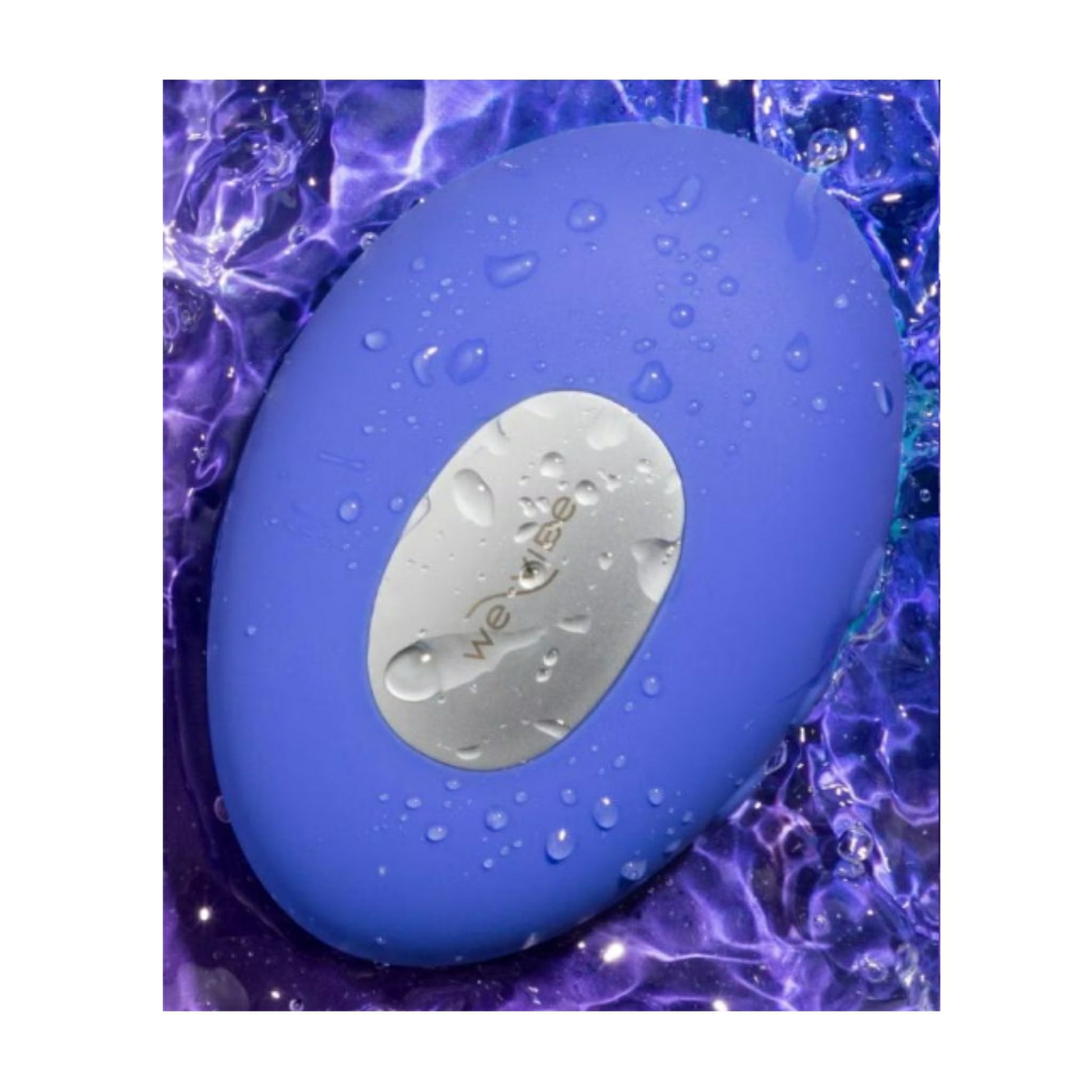 Waterproof vibrator displayed with water droplets 